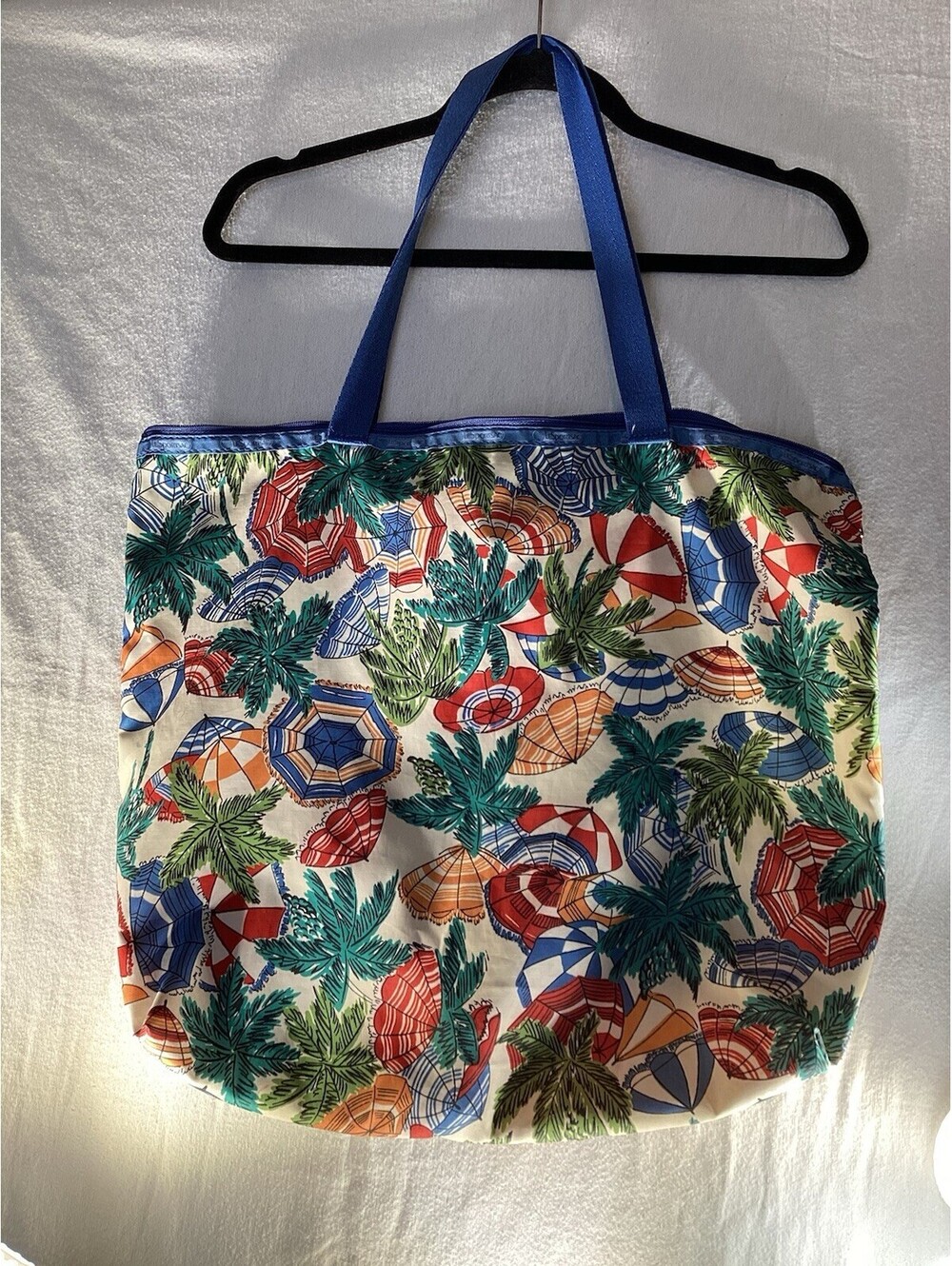 Lesportsac Summer Beach Umbrella Print Tote Bag With Matching Pouch